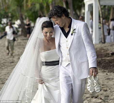 is shania twain married.